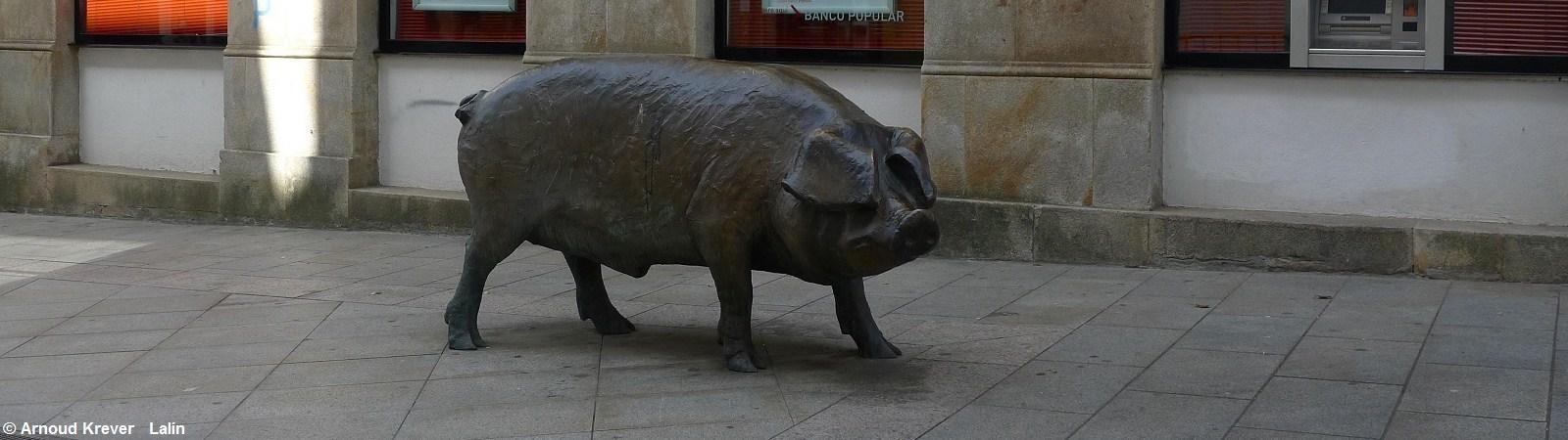 16Invier (454) LALÍN, bronzen beeld van een varken