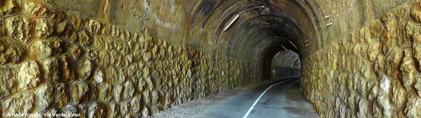 17Ebro (413) Via Verde, tunnel