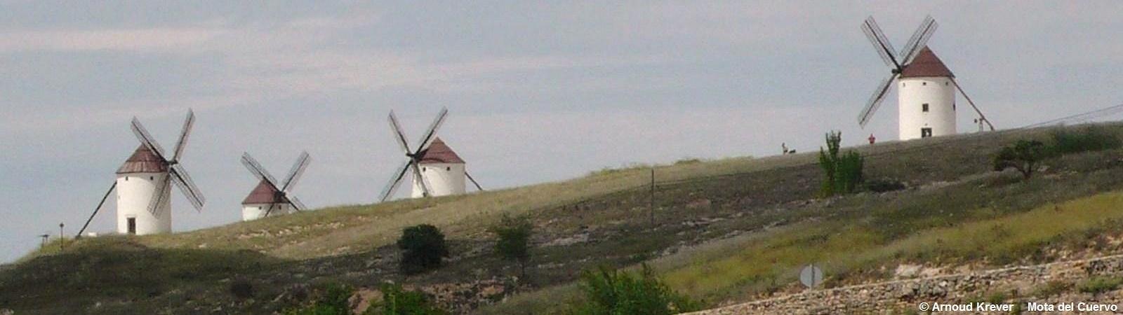Levante (880) Antieke windmolens bij Mota del Cuervo