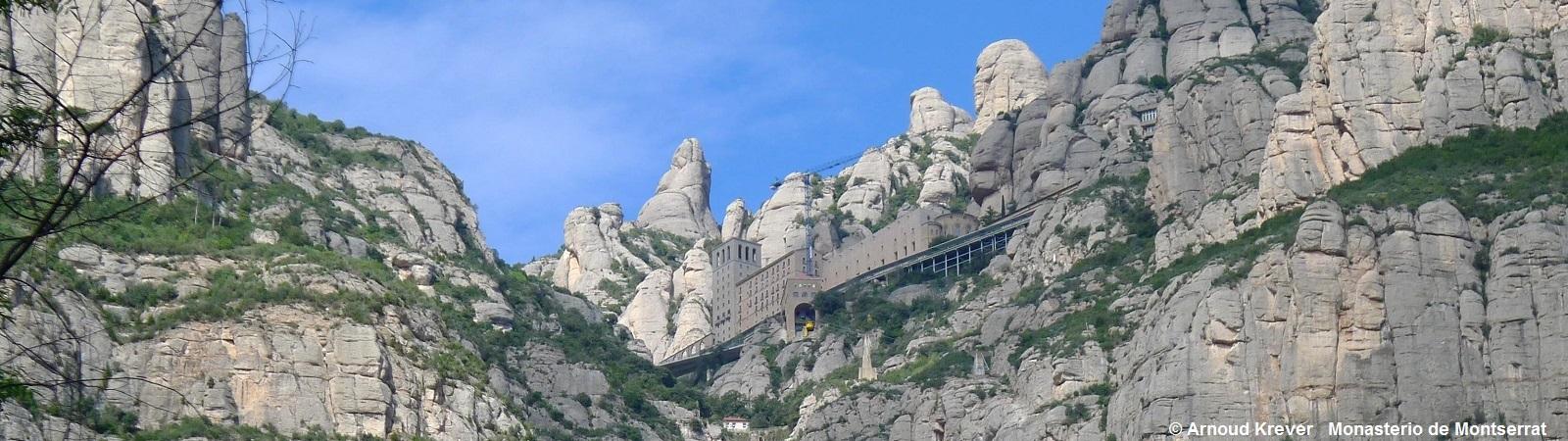 16BarS (267) Montserrat, het klooster en gele kabelbaancabine